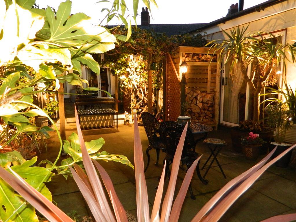 Abbey Court Guest House Carlisle  Ngoại thất bức ảnh
