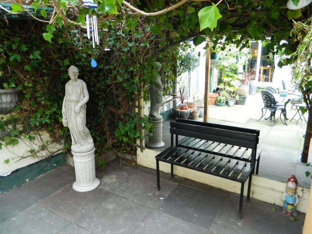 Abbey Court Guest House Carlisle  Ngoại thất bức ảnh